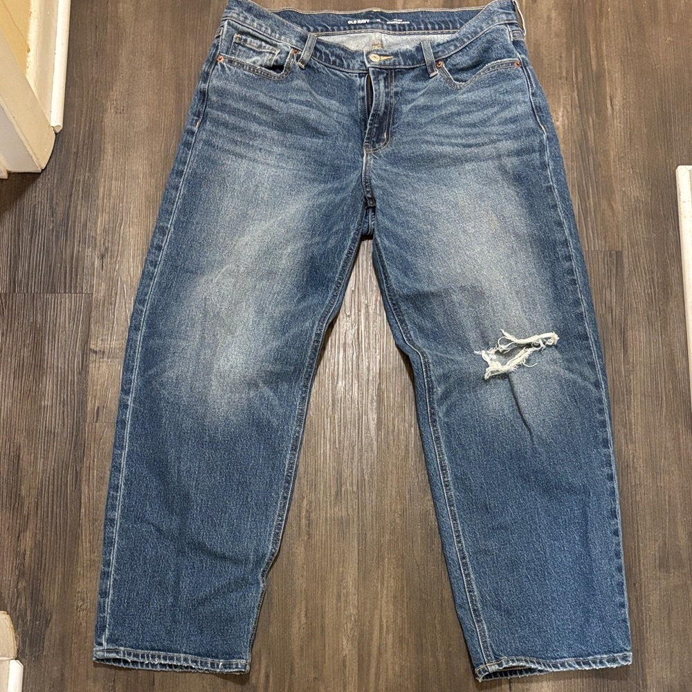 Old Navy Relaxed Fit Distressed Boyfriend Jeans